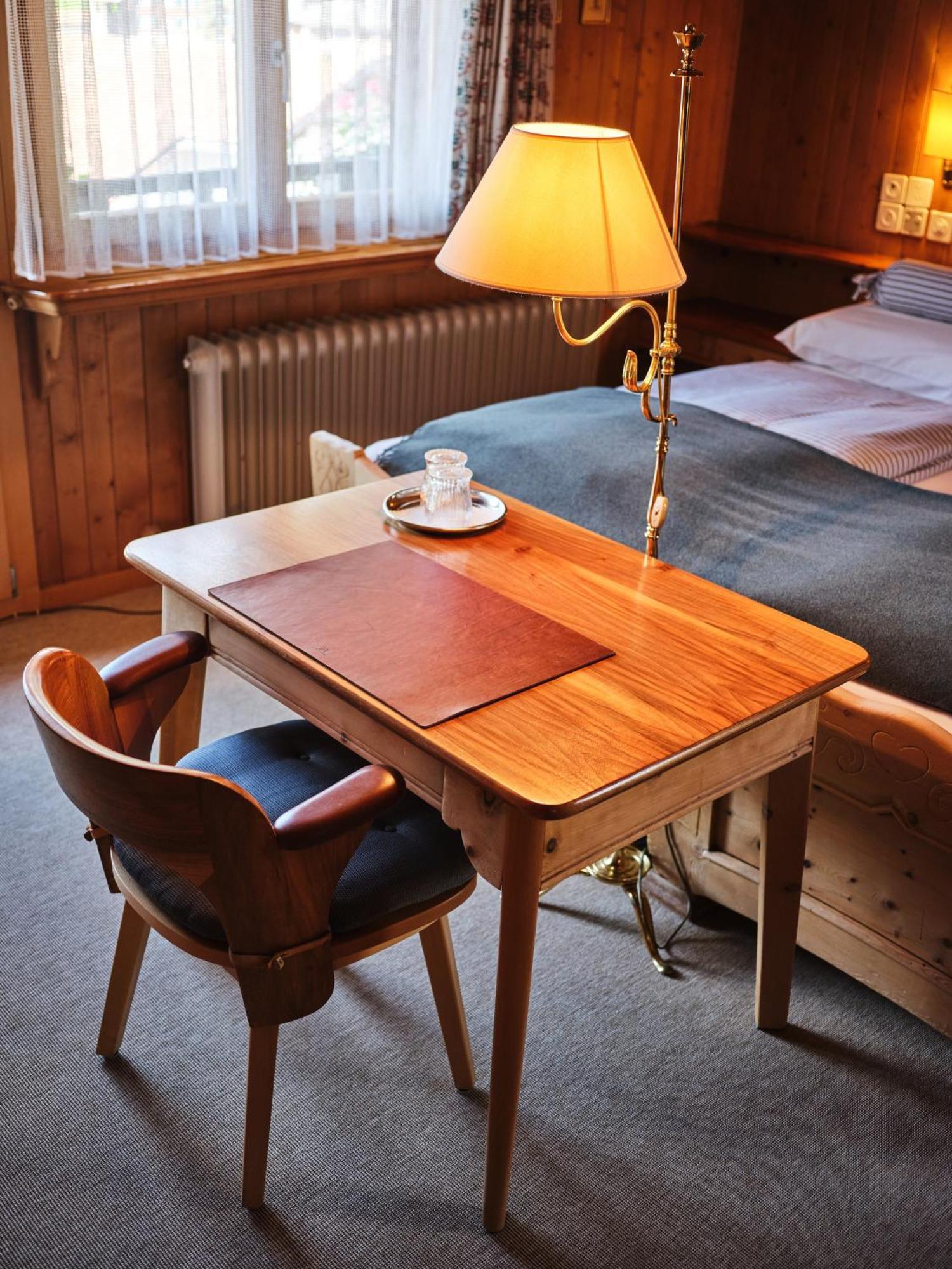 Hotel Chesa Grischuna Klosters Habitación foto